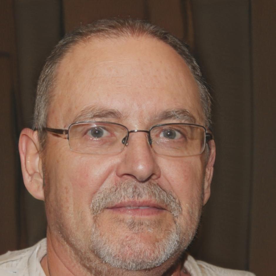 Ritratto di Edoardo Costanzo, project manager presso azienda tecnologica di Livorno